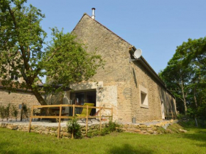 Holiday home with private garden in Wierre Effroy